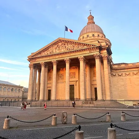 Exceptional In The Heart Of * Paris